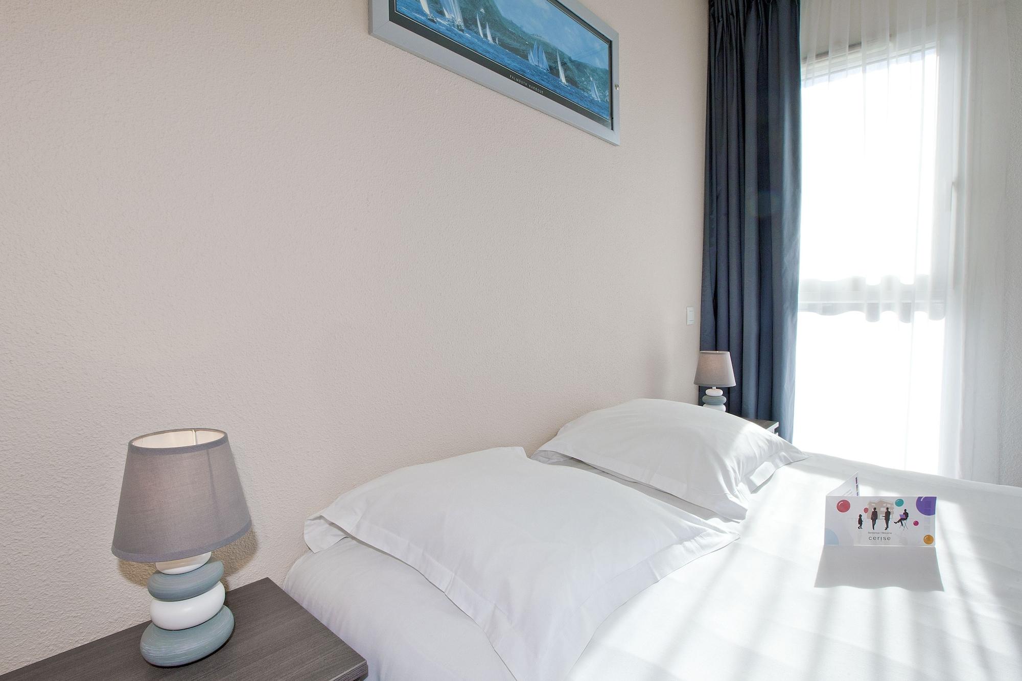 Cerise Lannion Aparthotel Luaran gambar